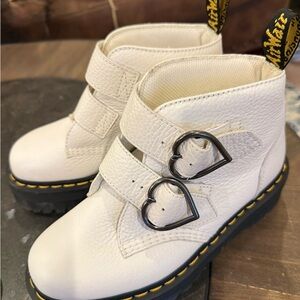 Kids White Leather Boots with Heart Buckles